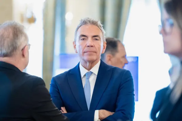 Consilierul lui Nicușor Dan, declarație halucinantă: Să scăpăm naibii de tâmpenia asta cu declarația de avere pusă în public!