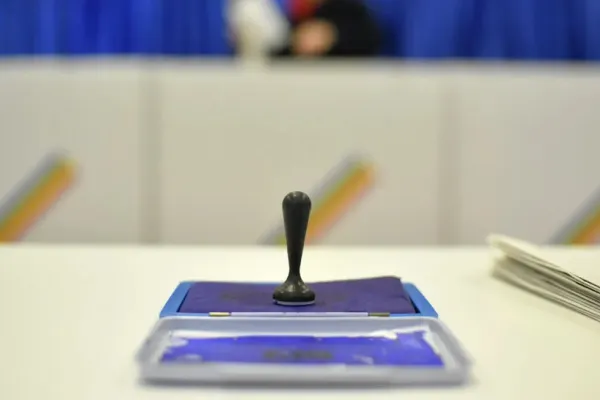 AUR a cerut renumărarea voturilor în mai multe secții de votare din București