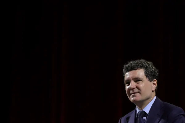 Nicușor Dan, "invizibil" pentru administrația Trump. Ce scrie pe pagina oficială a CIA despre președintele României?