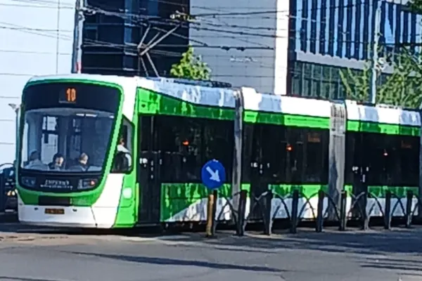 STB nu mai cumpără tramvaiele de 18 metri cu podea joasă de la Gruia Soica, invocând Moscova. Procedura a fost anulată