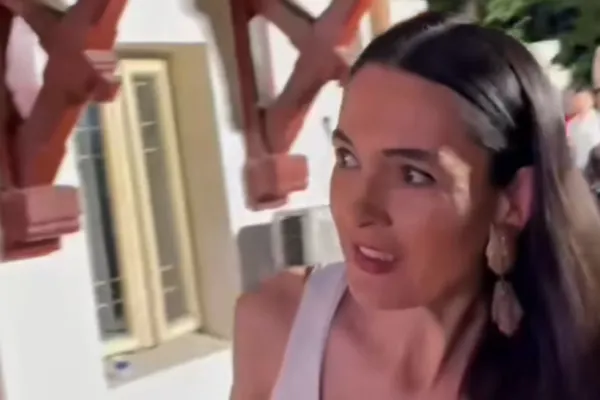 Clotilde Armand a ÎNCURCAT sediul de campanie al Coaliției cu cel al USR-ului: Ați venit la Crin Antonescu? VIDEO