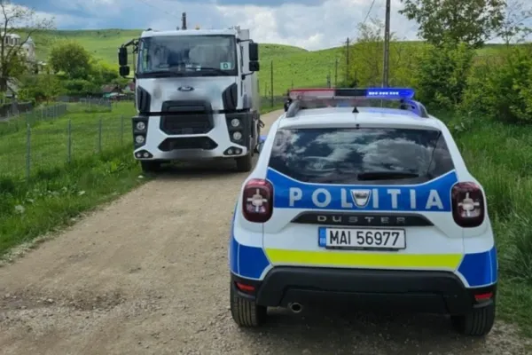 O femeie și un copil și-au pierdut viața după au căzut dintr-o căruță și au fost loviți în plin de un camion. Accident cumplit în Cluj