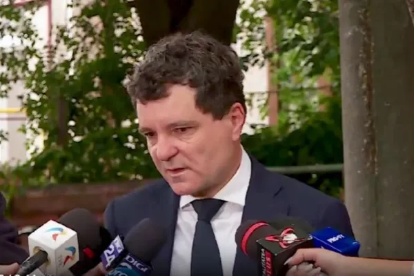 Nicușor Dan s-a dat de gol. Cum muta banii la primărie. Artificiile pe banii românilor
