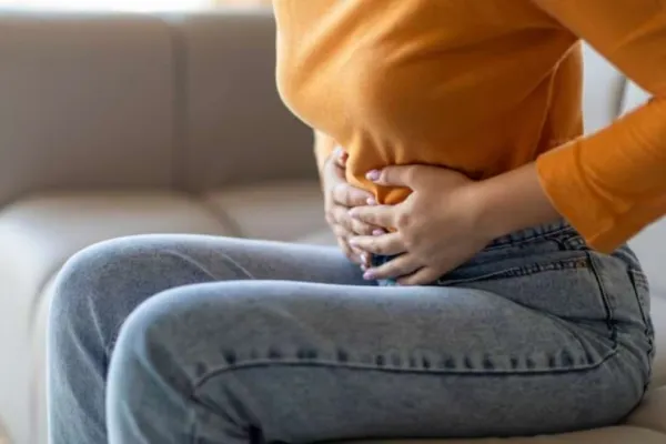Alimentele pe care trebuie să le eviți dacă ai aciditate gastrică. Iată cum poți să o ții sub control