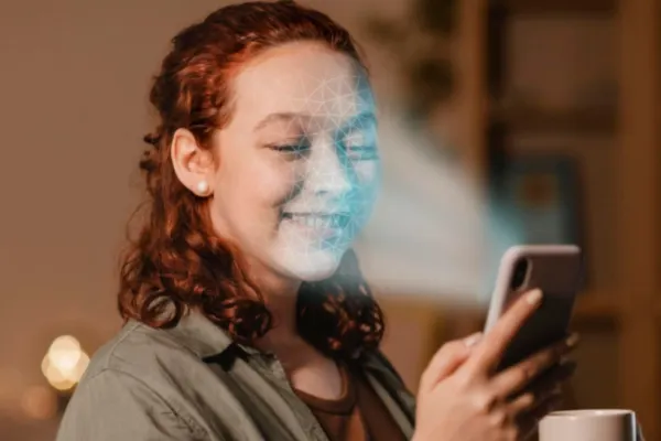 Dacă ai făcut un selfie, inteligența artificială îți poate ghici vârsta biologică și starea de sănătate