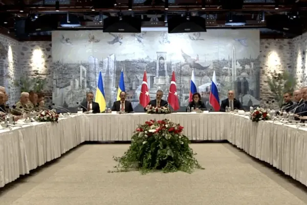 Primele negocieri directe dintre Rusia și Ucraina, un adevărat eșec. Delegația de la Kiev urmează să păresească Istanbulul