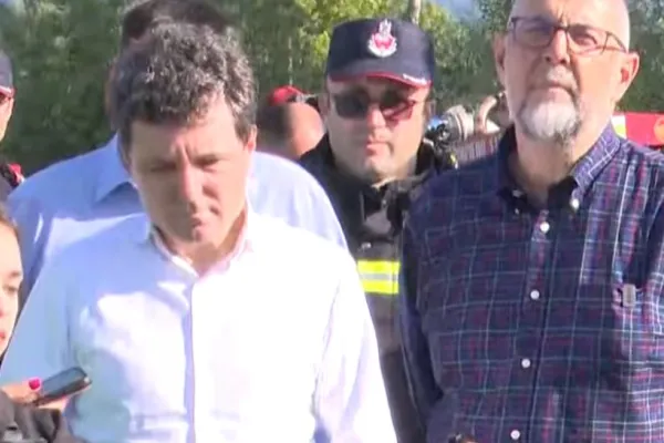 Nicușor Dan, în Covasna, în localitățile inundate. Localnicii, revoltați, l-au luat la întrebări pe președinte VIDEO