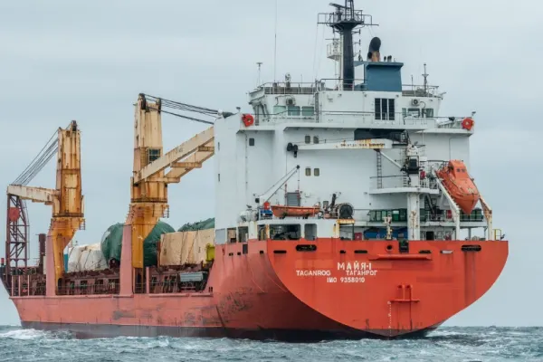 Rusia, lovită acolo unde era mai puternică. Veniturile din exporturile de petrol și gaze ar urma să scadă cu o treime în mai