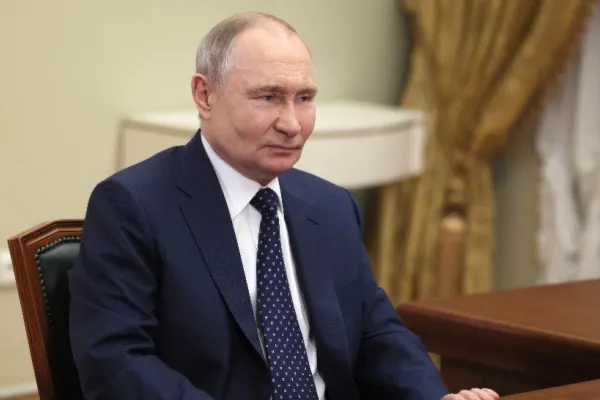 Imagini rare din apartamentul lui Putin de la Kremlin. Cine a primit permisiunea să între în spatele ușilor închise? - VIDEO