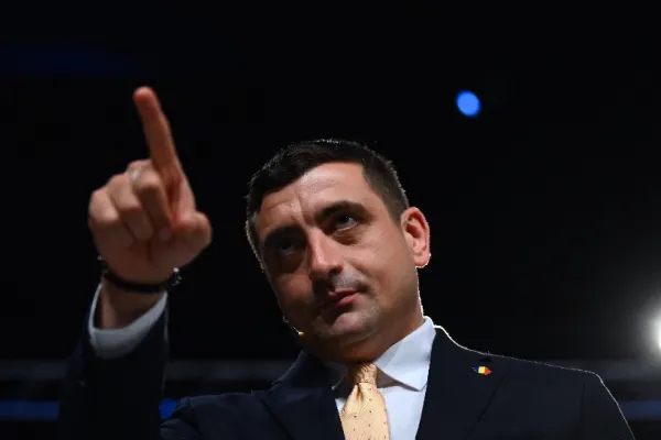 George Simion, în direct cu românii: Am foarte mari îndoieli că Nicușor Dan a avut un număr așa de mare de voturi. Ne pregătim de alegeri anticipate - VIDEO