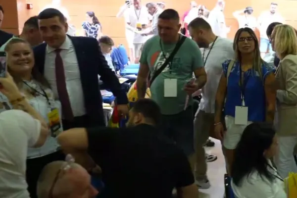 George Simion, baie de mulțime la Madrid. Intervenție exclusivă a liderului AUR din Diaspora: mesajul transmis FOTO&VIDEO