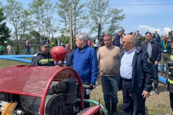 Predoiu, în zonele calamitate din jud. Covasna: Trebuie regândit întreg sistemul. Asta e provocarea pentru viitorul Guvern - LIVE TEXT&VIDEO
