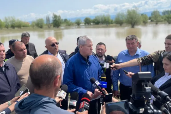 Predoiu: S-a schimbat vremea, digurile nu mai fac față. Halucinant: șeful interimar al Guvernului îi apostrofează pe sinistrați
