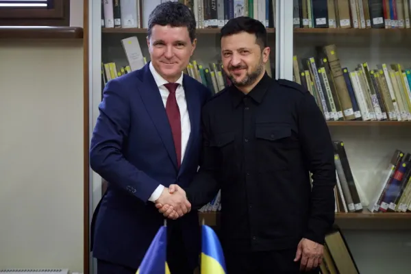 Nicușor Dan, gafă uriașă la întâlnirea cu Volodimir Zelenski. Liderul ucrainean a fost cel care i-a atras atenția - VIDEO