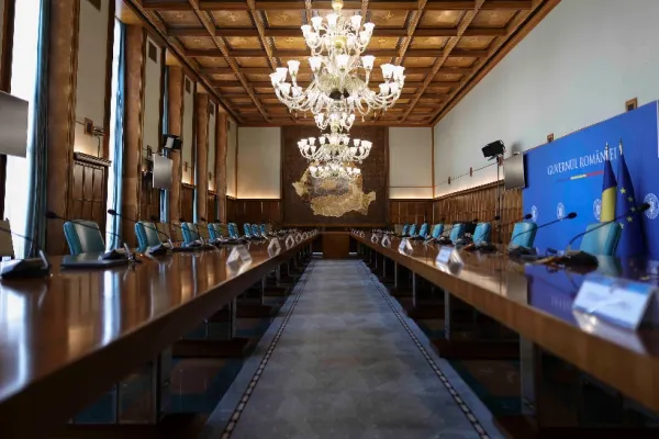 Negocieri maraton la Palatul Cotroceni. Liderii partidelor, chemați la consultări de președintele Nicușor Dan