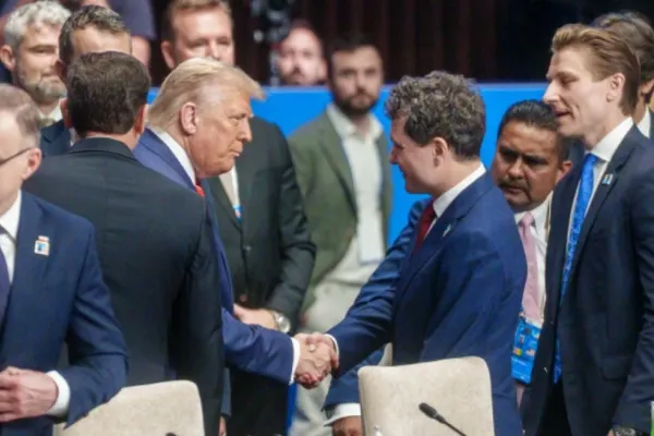 Întâlnire de gradul 0 la summitul NATO! Nicușor Dan a dat mâna cu Donald Trump