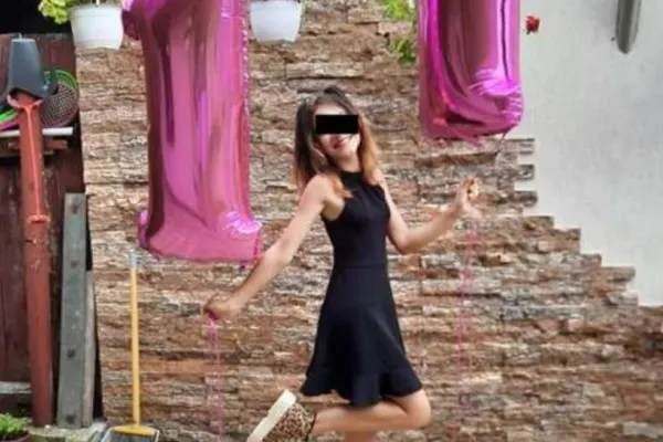 Raisa, fetița ucisă de un polițist pe trecerea de pietoni, comemorată cu un gest tulburător de colegii ei, la absolvire. Reacția emoționantă a mamei