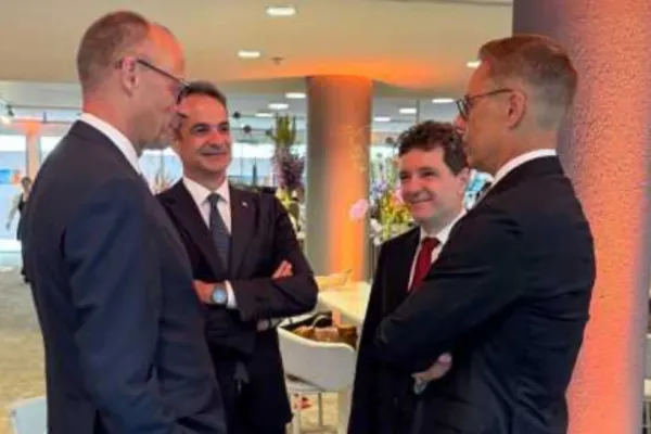 Nicușor Dan, întâlniri importante în cadrul summitului NATO. Premierul Canadei și cancelarul Germaniei, printre liderii care au stat de vorbă cu președintele României