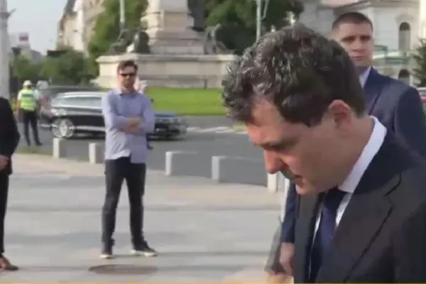 Ziua Mineriadei. Nicușor Dan s-a dus să depună flori. De ce s-a ferit de presă?