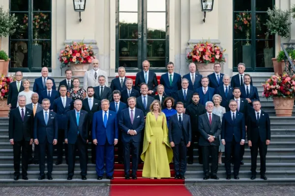 Nicușor Dan, moment penibil la Summitul NATO: președintele, ignorat total de Donald Trump - imaginile rușinii