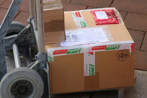 Captură impresionantă la Giurgiu: ce se ascundea într-un colet cu destinația Germania