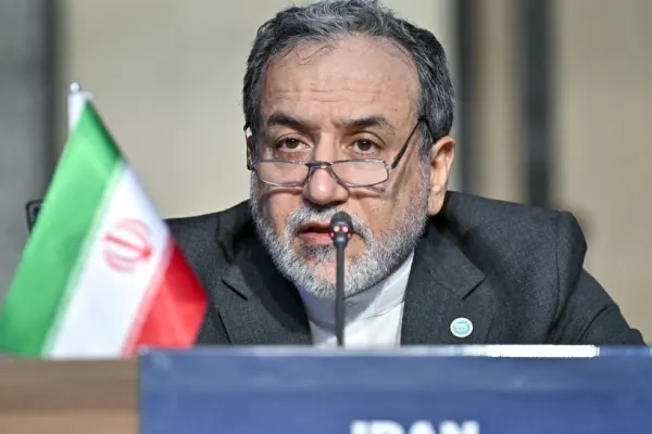 Șeful diplomației iraniene a plecat în Rusia, unde se va consulta cu Vladimir Putin