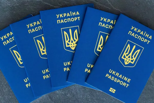 Minoritățile naționale din Ucraina, inclusiv românii, vor putea avea dublă cetățenie. Ce schimbări majore aduce noua lege