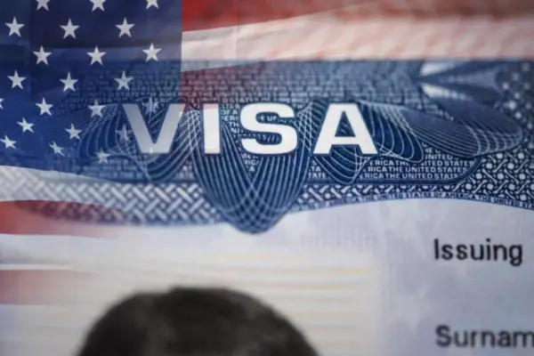 România ar mai avea speranțe de revenire în programul Visa Waiver. Ce spune Emil Hurezeanu despre o întâlnire Nicușor Dan-Donald Trump?