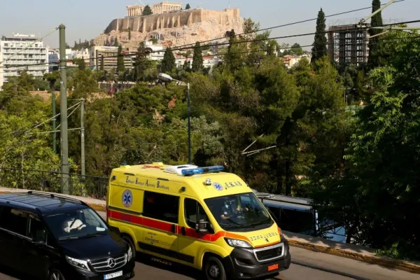 Grav accident rutier lângă Atena: două autobuze s-au ciocnit. Zeci de persoane rănite