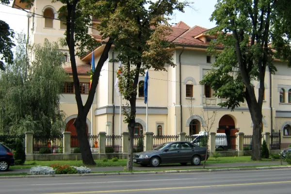 Afacerile făcute de stat sub ochii lui Bolojan. Gașca PDL-istă  care l-a înscăunat la conducerea Guvernului a știut de toate combinațiile făcute cu Palatul Kiseleff