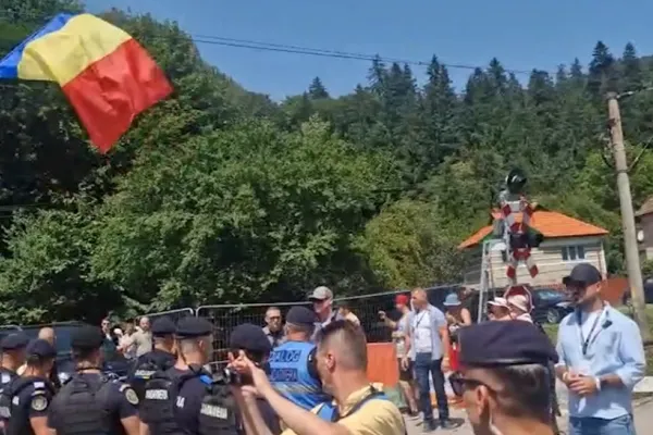 Premierul Ungariei, întâmpinat de PROTESTE la Băile Tușnad: ce au scandat oamenii