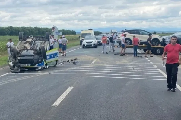 Autospecială de Poliție, implicată într-un accident grav în Timiș! Un agent este rănit. A fost solicitat elicopterul SMURD-VIDEO