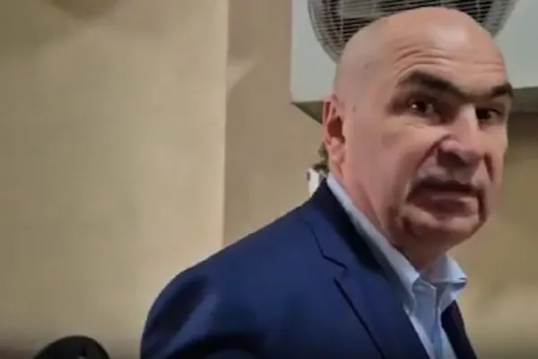 Cum mimează Ilie Bolojan austeritatea, în timp ce a strâns o avere din sumele uriașe încasate de la stat