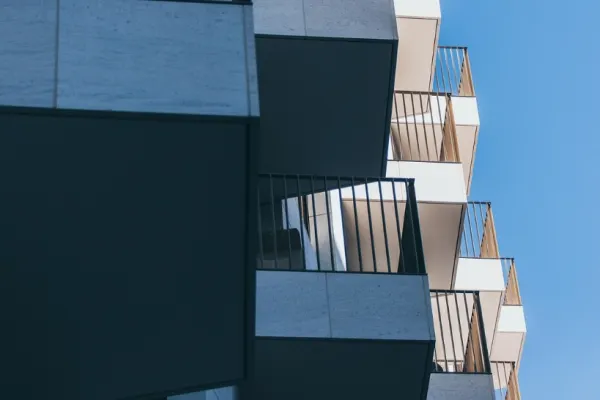 Noua criză imobiliară. TVA la case crește de la 9% la 21%