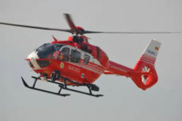 Accident grav în județul Brașov. O fată de 14 ani a murit, iar un adult şi alți cinci copii au fost răniţi. A fost solicitat elicopterul SMURD