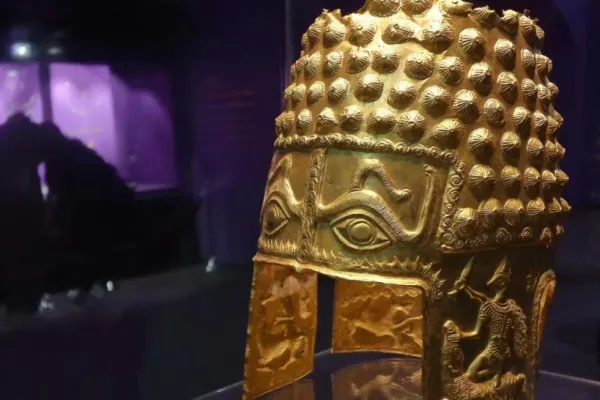 Coiful de la Coțofenești va putea fi vizitat la Muzeul Național de Istorie. Prețul biletelor pentru expoziția tezaurului dacic