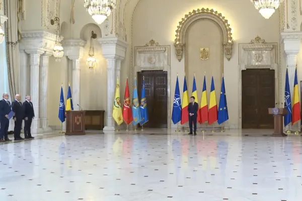 Cine sunt cei trei judecători controversați de la CCR care au depus astăzi jurământul în fața lui Nicușor Dan