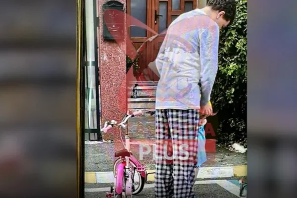 Imaginile zilei cu Nicușor Dan în papuci și pijamale