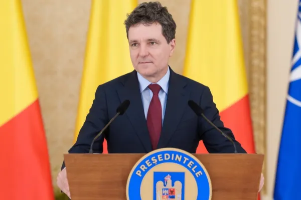 Nicușor Dan, absent prin excelență. I-a întrebat pe jurnaliști, la Copenhaga, despre proiectele Guvernului Bolojan | VIDEO