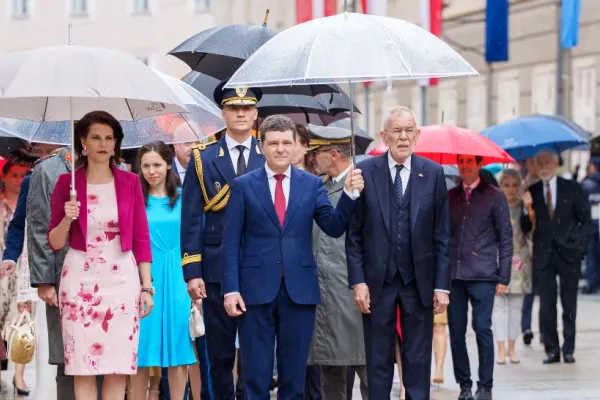 Nicușor Dan trage de timp în scandalul vizitei în Austria, în care a fost însoțit de partenera sa, Mirabela