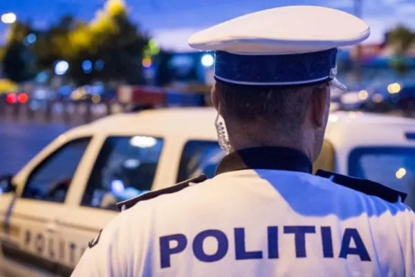 Accident grav în Capitală. Un polițist care dirija traficul a fost lovit în plin de o mașină
