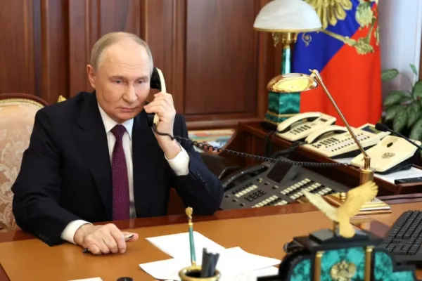 Discuție telefonică tensionată între Putin și Macron. Liderul de la Kremlin a dat vina pe Occident pentru războiul din Ucraina