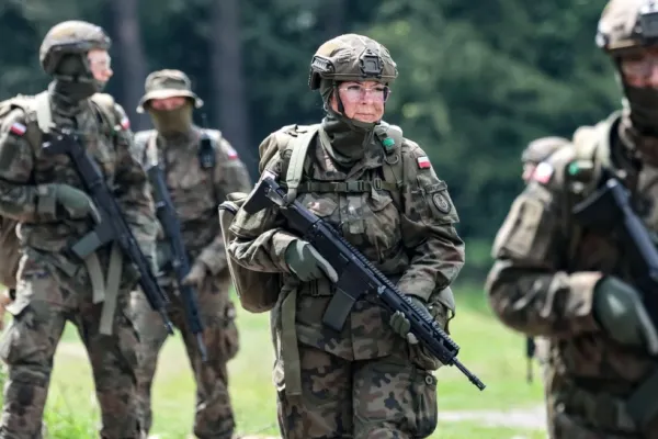 Polonia mobilizează 5.000 de militari la granița cu Germania. Tensiuni majore în criza migranților din Europa