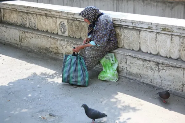 Un nou avertisment de la Comisia Europeană pentru Guvernul Bolojan, după legile sărăciei