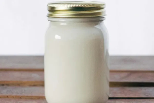 Cum să prepari acasă cel mai natural și gustos iaurt. Simplu și cu doar 2 ingrediente