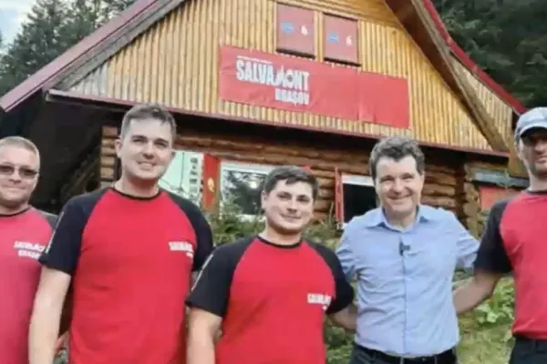 Nicușor Dan se plimă pe munți, în timp ce se decide soarta țării. Primele imagini după absența de la Ziua Marinei