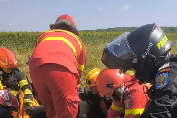 Un mort și un rănit grav, într-un accident produs pe DN76, în Bihor: ciocnire violentă