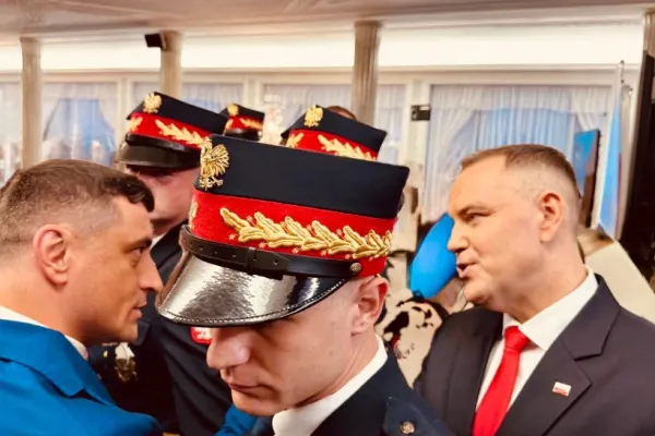 George Simion, prezent la depunerea jurământului lui Karol Nawrocki, noul președinte al Poloniei: mesajul liderului AUR