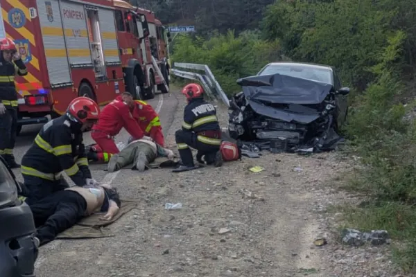 Tragedie pe DN 57, în Mehedinți: două persoane au murit și alte două au fost rănite în urma unui accident grav