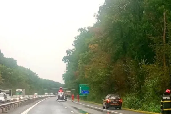 Tragedie pe autostrada București- Pitești. Doi pietoni au murit, după ce au fost spulberați: cuplul s-ar fi aruncat intenționat în fața TIR-ului - FOTO